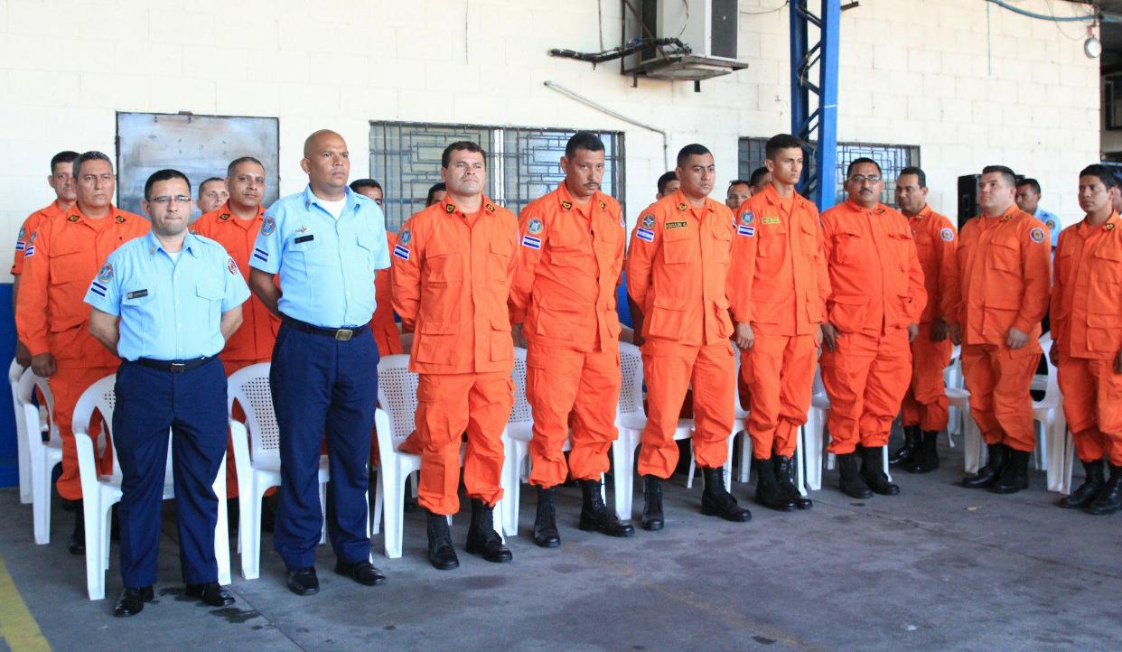 gobierno-otorga-reconocimientos-a-bomberos-por-su-valiosa-labor